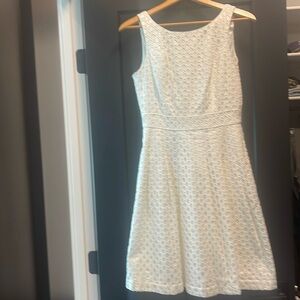 Feminine WHMB Dress. Perfect for nice weather.